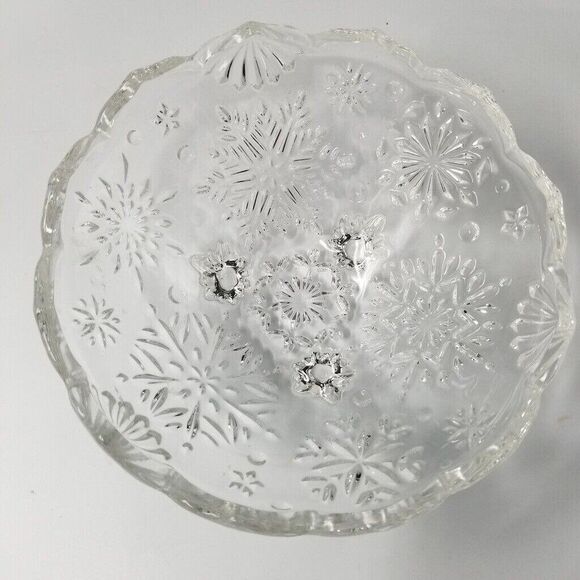 Mikasa Clear Crystal 3 Footed Dish Snowflake Christmas Clear Candy Bow' 960/210 - Picture 7 of 8